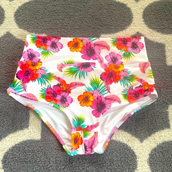 NWT Victoria’s Secret Swim High Waist Shortie - Floral - Picture 1 of 4
